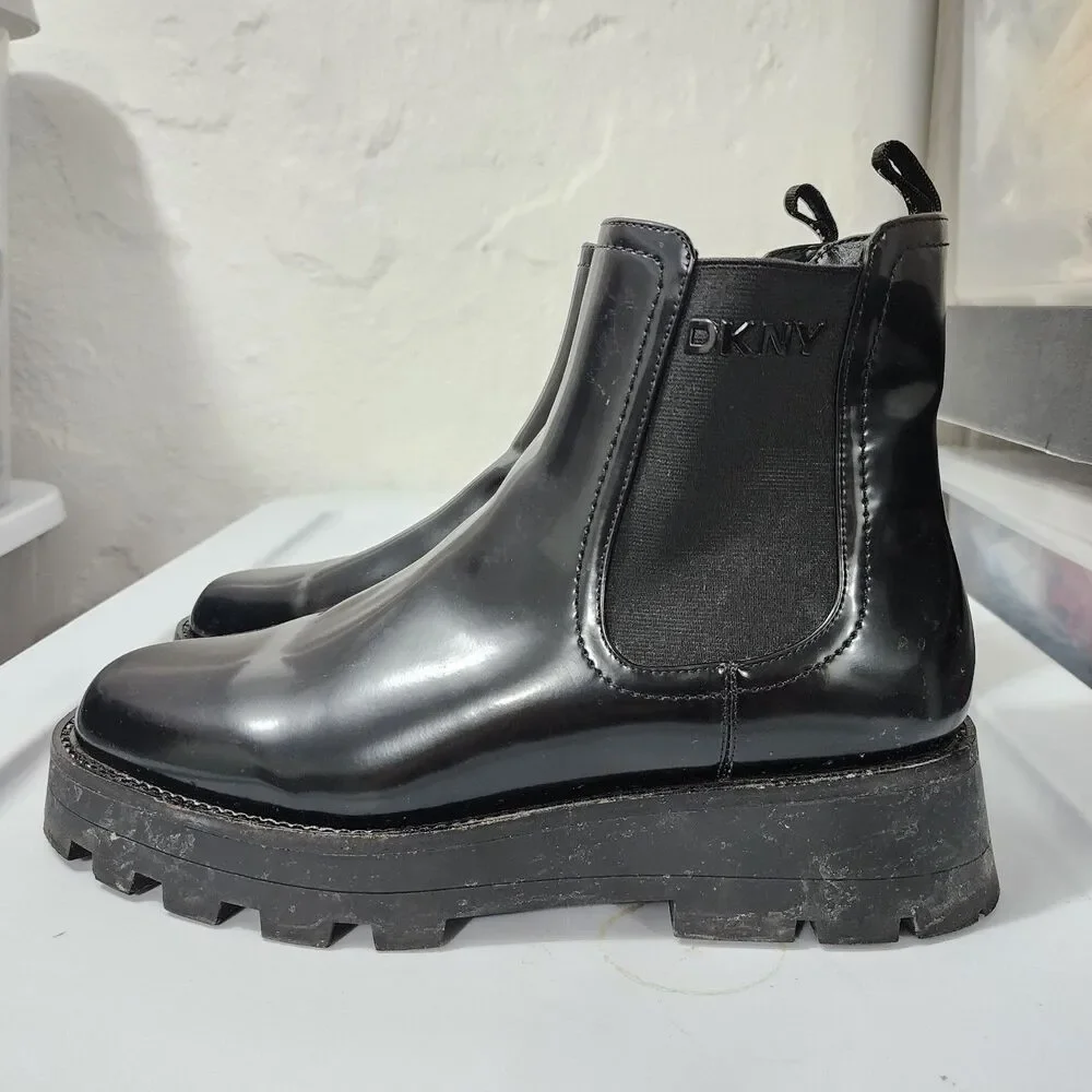 DKNY Womens Senni Chelsea Black Lug Boots Vegan Leather High-gloss US 10